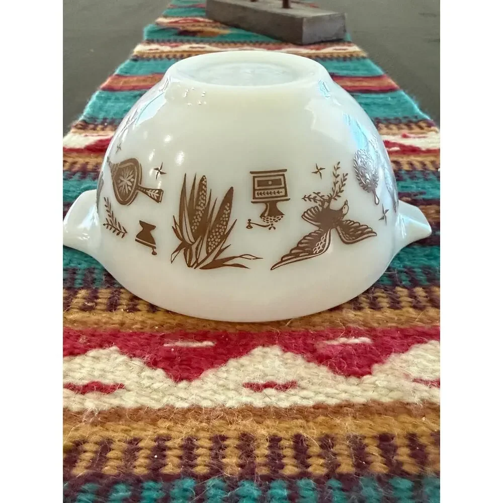 Vintage Pyrex Early American Cinderella Mixing Bowl #443 2.5 Qt Brown White USA